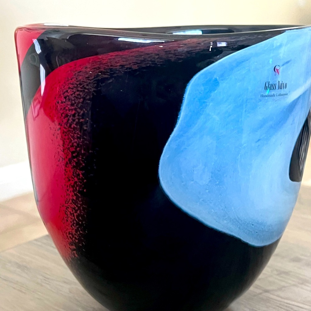 GLASS NUVO Vase Red Blue Black X Abstract Hand Made Lithuania 9”T Signed